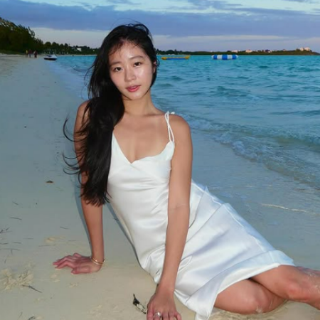 Evelyn Ha, blessed with genuine humor and authentic charm, has gained the hearts of millions of fans.